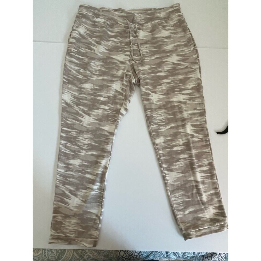 Weekend By Chicos Womens Sz3 Camo Khaki Sweater Pants
